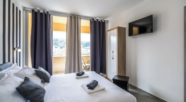 Двухместные апартаменты с балконом Apartments & Rooms Sunshine Home