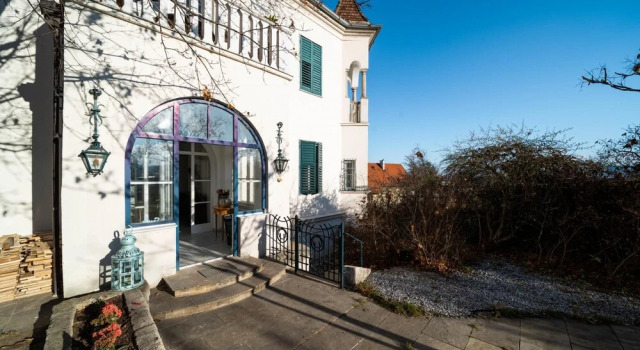Villenetage Kunst am Berg mit Garten und Feuerstelle in Krems Stadt, Book Hotel Krems an der Donau 