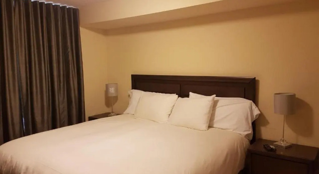 Toronto Luxury Accommodations - University Plaza, Varaa Hotelli Toronto 