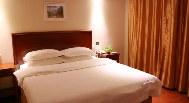 GreenTree Inn ShanDong JiNan East WenHua Road Taishan Technology Mansion Express Hotel, Забронировать Отель Отели Lixia District 3 звезды, 3*
