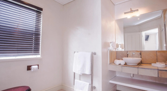 Номер Standard с видом на горы Finchley Guesthouse in Camps Bay