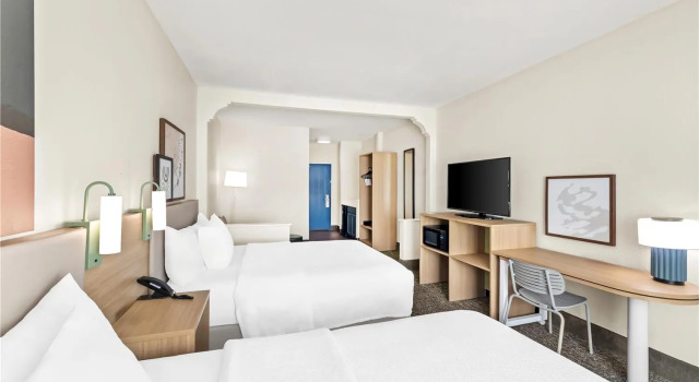 Четырёхместный номер Standard Spark by Hilton Round Rock