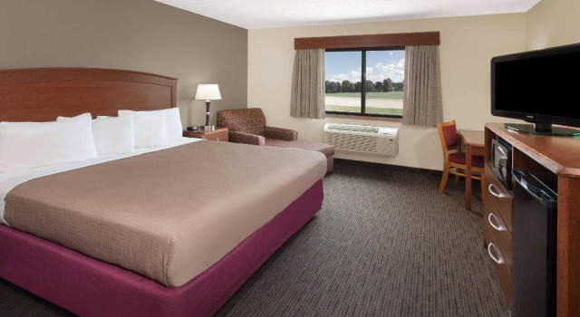 Двухместный номер Standard AmericInn by Wyndham Grundy Center