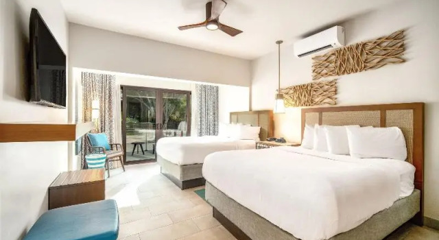 Четырёхместный номер Standard с балконом и с видом на сад Chesapeake Beach Resort