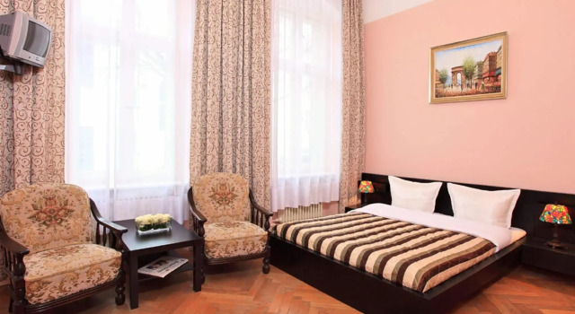 Hotel-Pension Cortina, Prenota Hotel Charlottenburg-Wilmersdorf Berlino, vicino a C. Bechstein Centrum Berlin