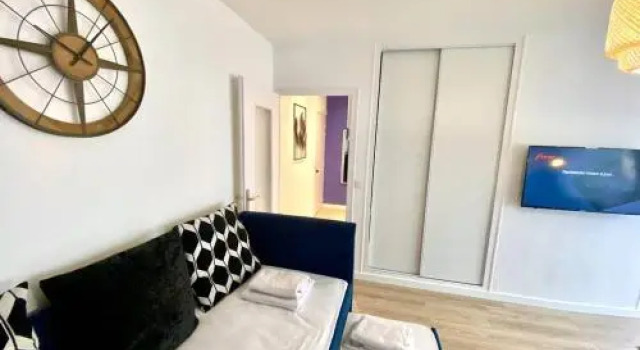 SOBNB DR FAVRE 2- Studio 4 personnes, neuf, 50m gare