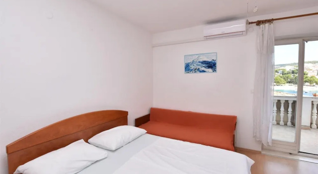 Apartments and Rooms Jakov, Забронировать Апартаменты/квартира Отели Примоштен с бассейном, рядом с Частный Пляж «Виллы Мирьяна», Бассейн