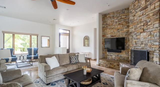 Upscale W/ Pool, Chefs Kitchen & Stables 6 Bedroom Home, Забронировать Дом для отпуска Скотсдейл Phoenix Metropolitan Area, рядом с Scottsdale Gun Club