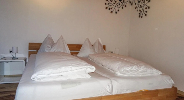Amazing Apartment in Altenmarkt With 1 Bedrooms, Rezerwuj Apartament Hotele w Salzburg z parkingiem, Parking