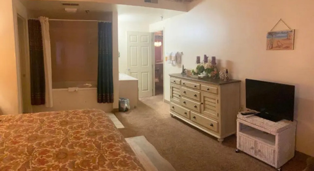 River Place Condos 110 3BD, Забронировать Отель Отели Пиджен-Фордж с парковкой, рядом с Парк "Патриот", Парковка