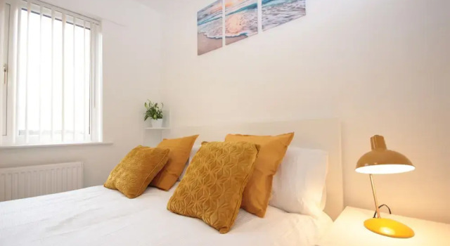 HU1 Marina Hub (sleeps 4)