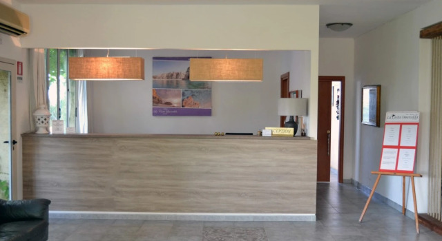 Hotel Club La Costa Smeralda, Book Hotel Brivadi 