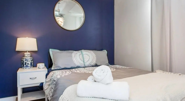 Апартаменты Chestnut Charm - Modern 1 BDR in Downtown