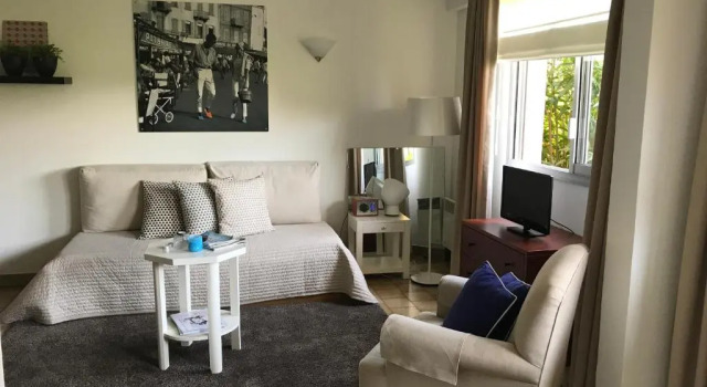 Saint-Tropez - Studio 40 m2, Забронировать Отель Отели Сен-Тропе с парковкой, рядом с Cimitière Marin, Парковка