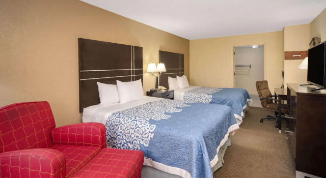 Четырёхместный номер Standard Days Inn by Wyndham Thomaston