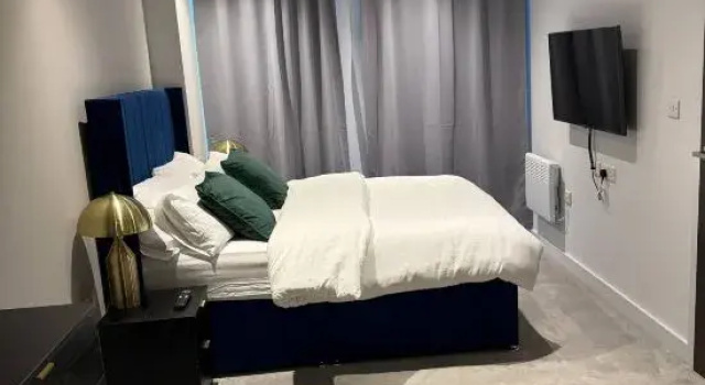 Апартаменты 2 Bedroom En-suite in City Center for Long Stays