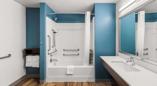 Четырёхместный люкс Woodspring Suites Kansas City Airport