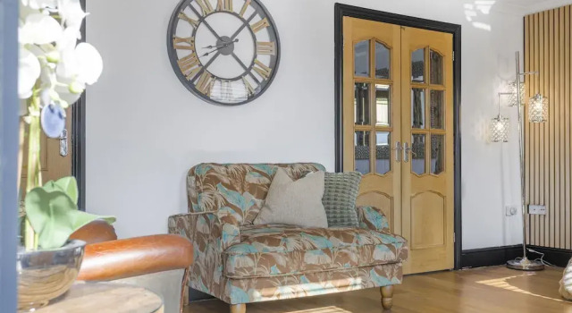 Coach House, Забронировать Отель Отели в центре Бридженд, в центре