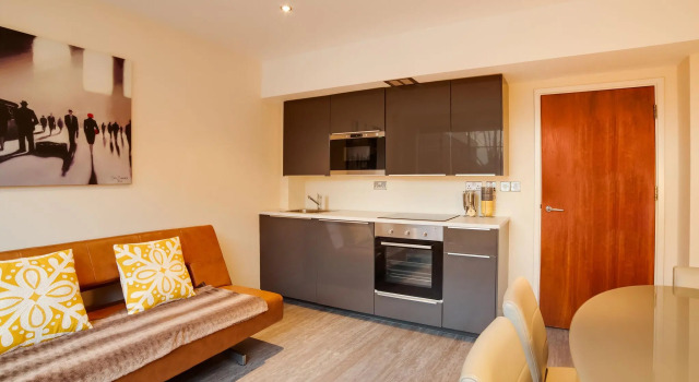 Modern Apartment in London with Sauna, Varaa Huoneisto Asunnot kohteessa Merseyside, Huoneisto