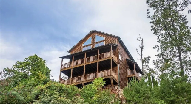 Destinys Heavenly View - Five Bedroom Cabin