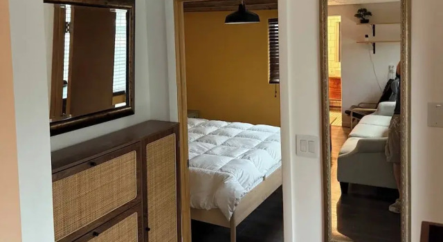 Albuquerque Gem Cozy, Central & Full of Charm, Book Feriehus Sommerhuse i Albuquerque, Hytte