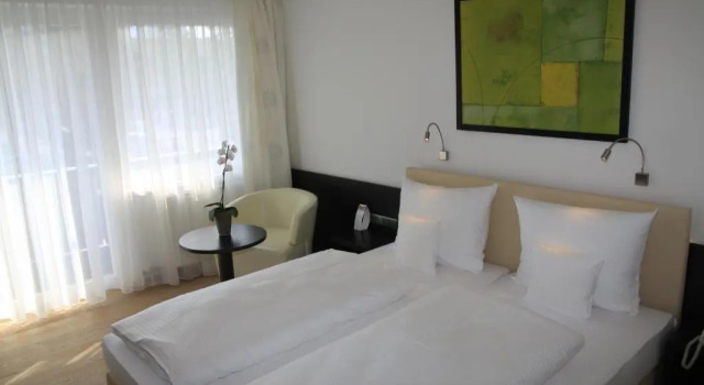 Seehotel Lilly, Rezerwuj Hotel Hotele w Salzburg z parkingiem, Parking
