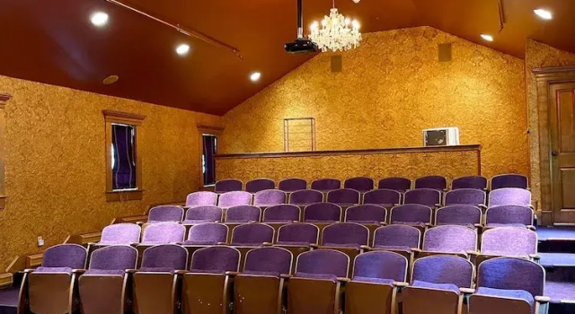 Коттедж Mansion w 10 Bedrooms Pool and Theater