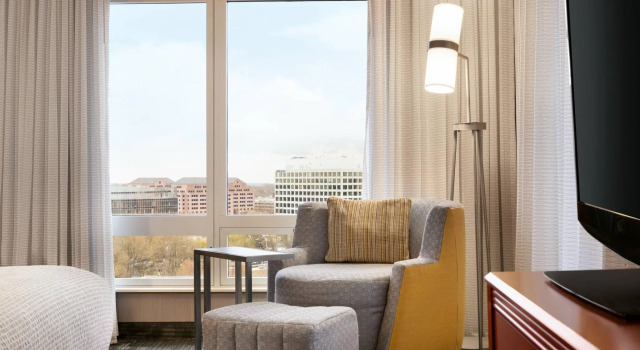 Четырёхместный номер Standard Courtyard by Marriott Tysons McLean