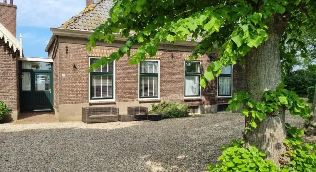 Het Voorhuis boerderij Hoeve Vrede Best, Забронировать Отель Весп 