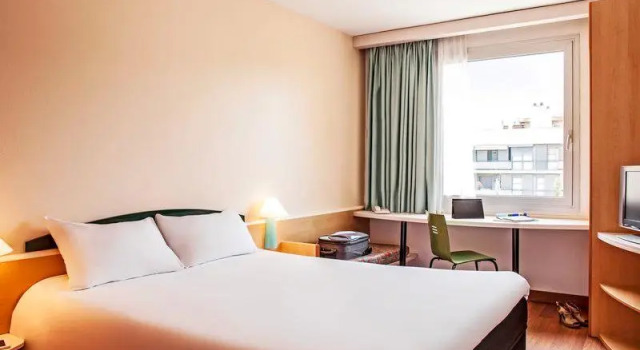 Кровать в общем номере Ibis Barcelona Molins de Rei