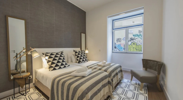 Апартаменты High Ceiling Duplex Apt Cais do Sodre