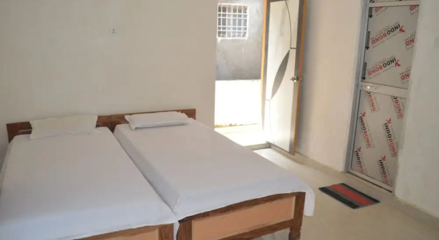 Middle Way Home Stay