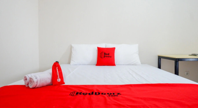 RedDoorz near Lippo Plaza Buton, Prenota Hotel Hotel a Sulawesi con parcheggio, Parcheggio