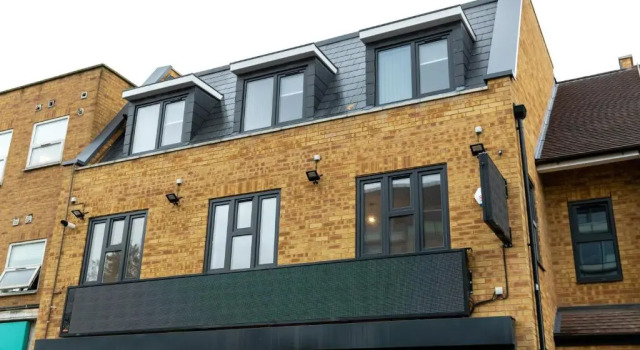 Апартаменты Zen Quality flats near Heathrow that are Cozy CIean Secure total of 8 flats group bookings available