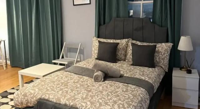 Studio - Sleeps 2 - Parking - Close to Paddington, Забронировать Отель Отели Англии 3 звезды, 3*