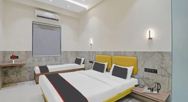 Номер Deluxe с видом на сад Hotel Gold Palace Inn