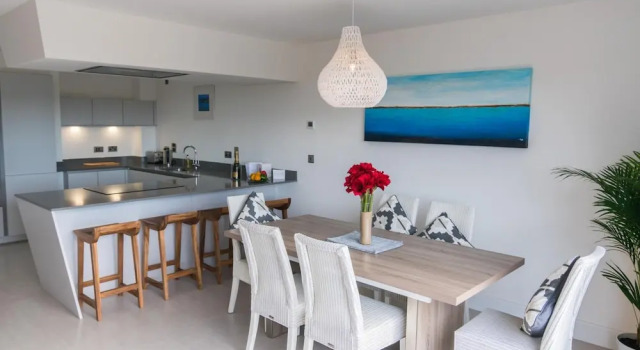 Апартаменты Apartment 3 Waterstone House - Sea Front Apartment Hot Tub