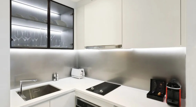 Номер Deluxe c 1 комнатой с балконом Oakwood Studios Singapore