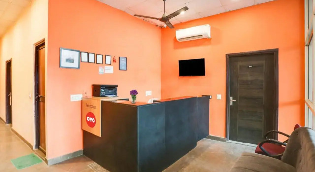 OYO Flagship 80701 Gour Stay Inn, Забронировать Отель Нью-Дели Национальный столичный округ Дели