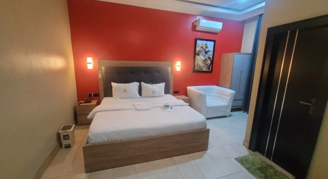Двухместный номер Deluxe с балконом The Charis Hotel and Suites