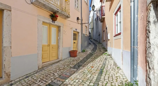 Cosy 1-Bedroom Flat Sleeps 3 in St George'S Castle