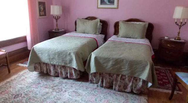 Three Gables B&B, Rezervați Bed and Breakfast Central Huron 