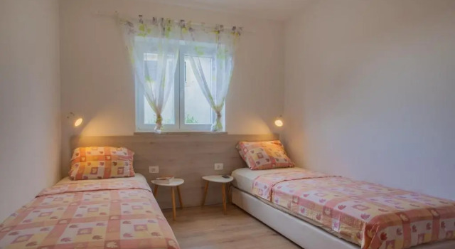 Apartments & Rooms Klemenc, Prenota Appartamento Hotel a Isole Quarnerine con parcheggio, Parcheggio