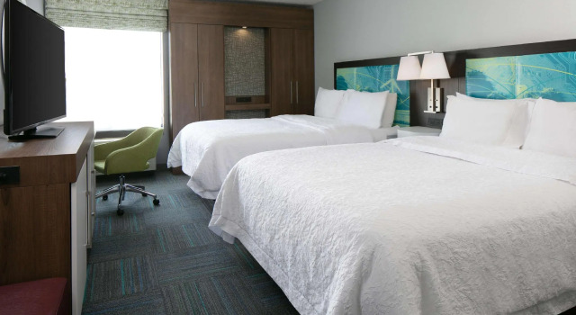 Четырёхместный номер Standard Hampton Inn Iowa City/Coralville