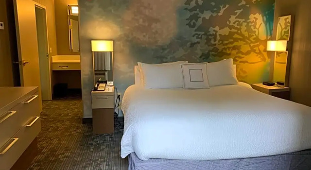 Двухместный люкс c 1 комнатой Courtyard by Marriott Concord