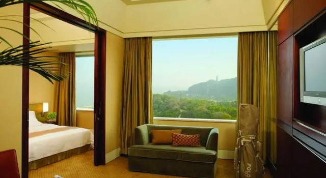 Номер Business с видом на горы Guangzhou Nansha Grand Hotel