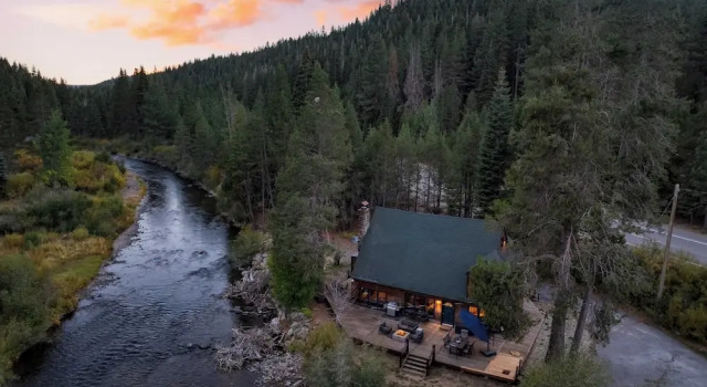 Коттедж с 3 комнатами Riversong Lodge by Avantstay Sauna Hot Tub On The Truckee River
