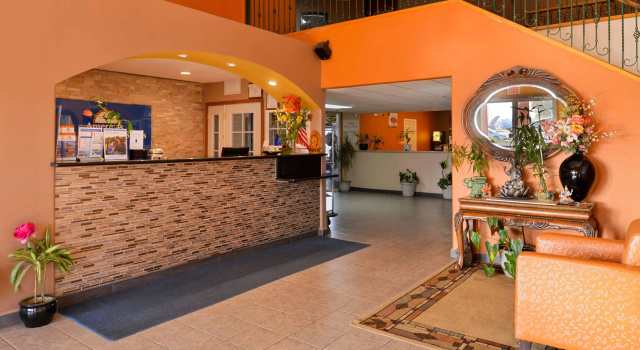 Americas Best Value Inn & Suites Madera, Забронировать Мини-отель Отели Мадеры с бассейном, Бассейн