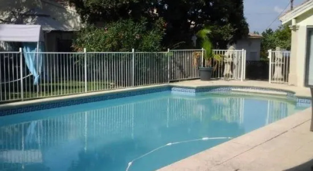 Alixia, Book Hotel Cavaillon Luberon