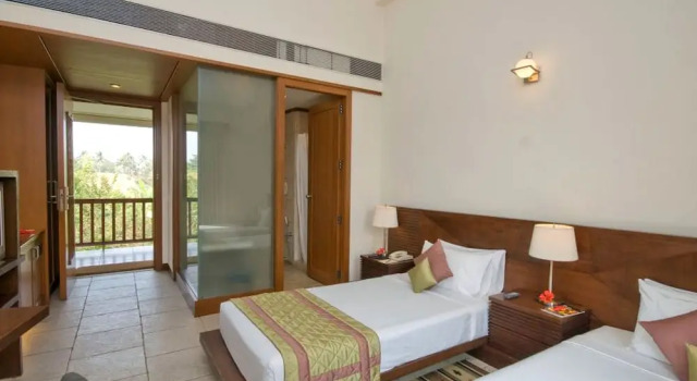 Двухместный номер Superior Aqua Villa Bungalow Vedic Village Resort